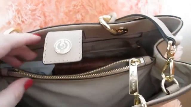 ОБЗОР СУМКИ МАЙКЛ КОРС/Cynthia Medium / супер сумка MICHAEL KORS/сумка с Америки смотреть онлайн