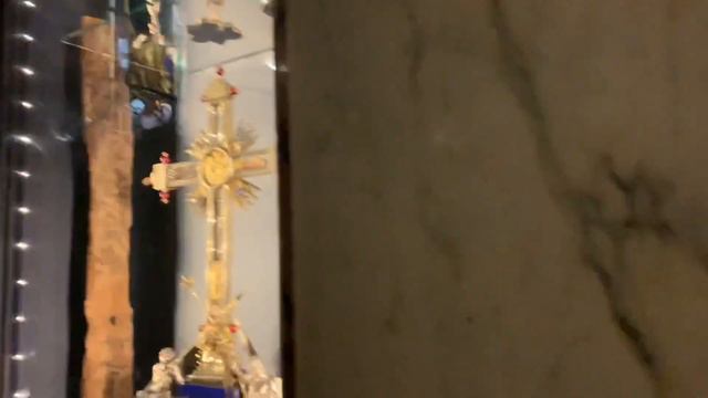 Basilica of the Holy Cross. Actual nail and thorns in JESUS - Rome Italy - ECTV смотреть онлайн