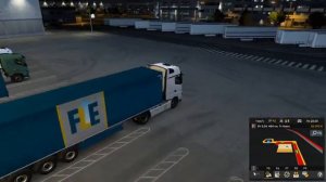 Играю в симулятор грузоперевозки