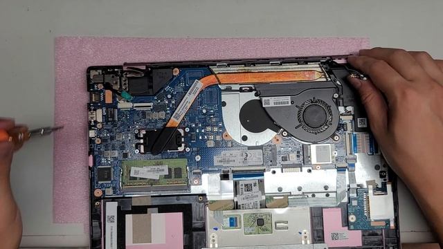 HP Pavilion 14-CE1056WM Disassembly RAM SSD Hard Drive Upgrade Repair LCD Screen Replacement смотреть онлайн