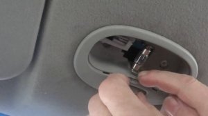 Как заменить лампочку в плафоне освещения салона Шевроле авео Т250