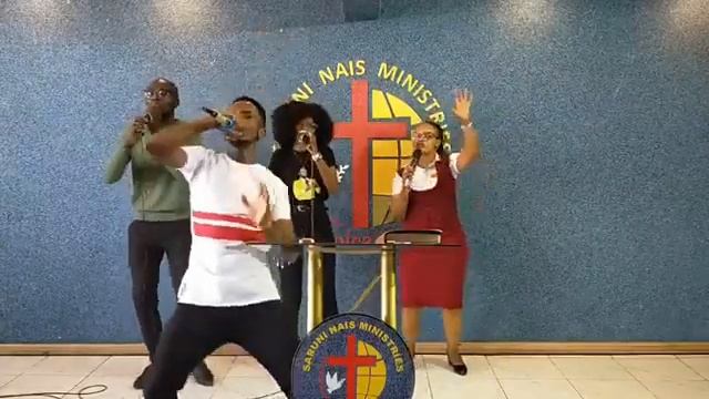 Geff Samba ministering during a lunch hour service 5 смотреть онлайн