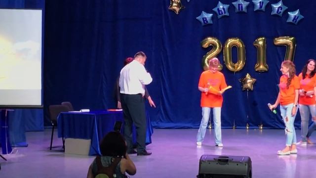 Супер выступление родителей. Выпускной вечер 24.06.2017 Владивосток школа 57.Поздравление родителей смотреть онлайн