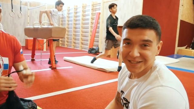 Что может Кроссфит атлет в гимнастическом зале? смотреть онлайн