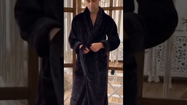 Мужской велюровый халат смотреть онлайн