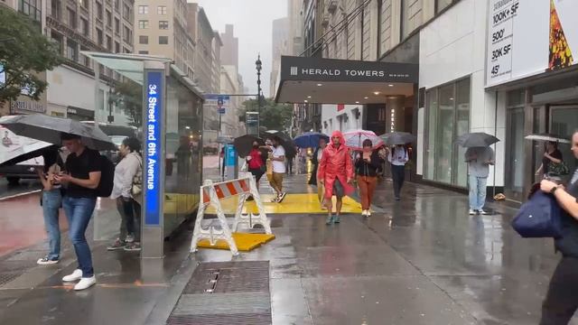 Rain Walk In New York City - Walking in the Rain in Manhattan, NYC 4k Rain Ambience 2023 смотреть онлайн