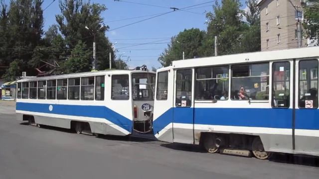 Смоленск. 2019 год. Челнок из "71-608КМ" смотреть онлайн