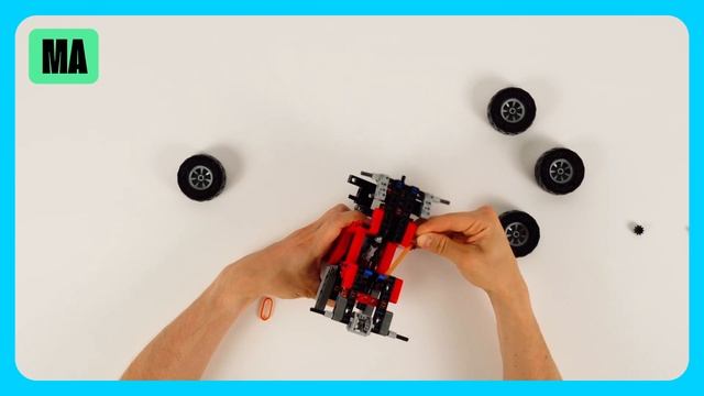 Конструктор 10 в 1 Clementoni "Monster Truck", серія "Science & Play", 200 деталей смотреть онлайн