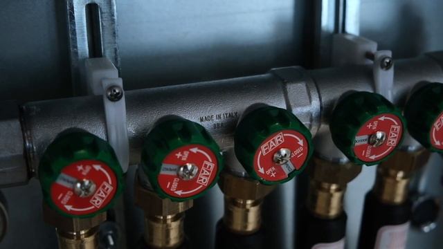 ТОПОВАЯ Система водоснабжения и отопления в квартире / Коллекторная система водоснабжения смотреть онлайн