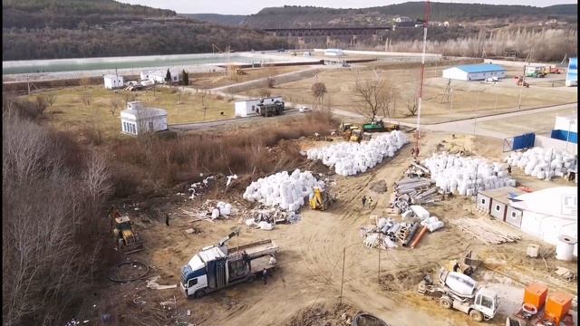 Крым.БЕЛЬБЕКСКИЙ водозабор.СНЕСЛИ временную дорогу через р.Бельбек.Вода идёт в ДНЕПРОВСКИЙ ВОДОВОД смотреть онлайн