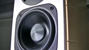 Edifier S880db - Propaganda - Duel