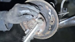 Chevrolet Aveo Клин колеса когда сдаю назад!Замена задних тормозных колодок