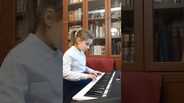 Смирнова Катя, 7л. Вариации на тему русской народной песни «Я на горку шла» смотреть онлайн