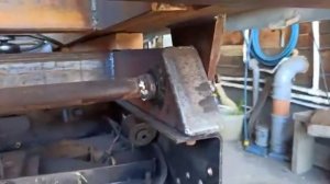 Шарнирный механизм самосвала.