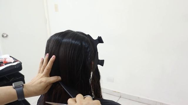 Aprende a cortar el cabello en capas con técnica fácil y rápida . Paso a paso смотреть онлайн