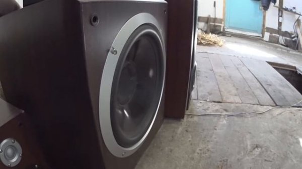 Обзор акустики/ Саб - sound pro sub10  120W. И Колонки - defender hollywood-90 180W (в гараже)