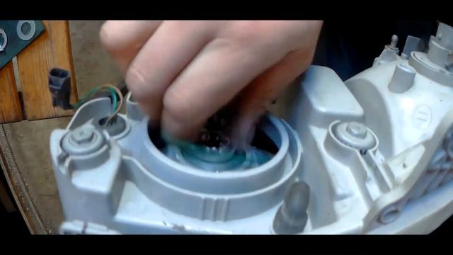 Красим фары в черный мат Шевроле Авео смотреть онлайн