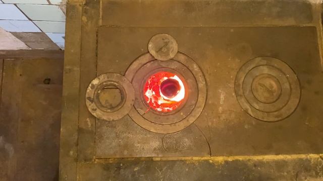 ПЛАВКА АЛЮМИНИЯ В ДОМАШНИХ УСЛОВИЯХбуквально  ПЛАВЛЮ АЛЮМИНИЙ В УГОЛЬНОЙ ПЕЧИ ПРЯМО В ДОМЕ!