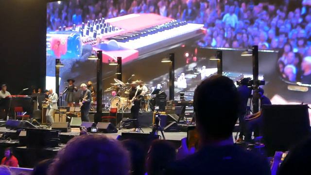 Eric Clapton - The Shape I'm In - Eric Clapton's Crossroads 2023 (for the Bands Robbie Robertson) смотреть онлайн