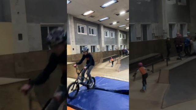 Раздаю стиля #рек #питер #скейтпарк #смена #bmx смотреть онлайн