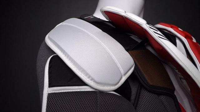 CCM Extreme Flex 5 Chest Protector Line Insight смотреть онлайн