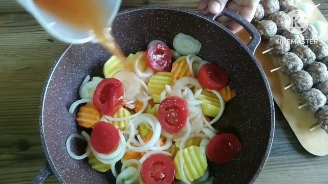 Вкусный УЖИН необычный способ.Kechki taom o'zgacha usulda.Meatballs unusual way.🍲🍲🍲 смотреть онлайн