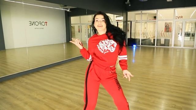 Как танцевать девушке в клубе красиво - У парней потекут слюни! смотреть онлайн