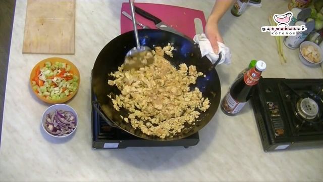 Куриный фарш в базиликовом соусе