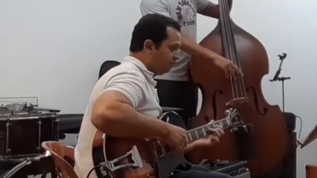ALL BLUES - QUARTETO - JONAS SAXOFONE/ CLAUDIO CÓCÓ TRUMPET/DANNI BAHIA BAIXO ACÚSTICO/MS GUITARRA смотреть онлайн