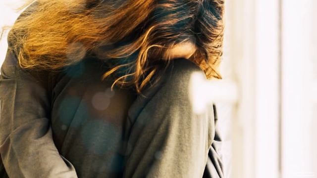 Отправлял девочку на дорогу работать, а однажды она рассказала об этом одному из них… смотреть онлайн