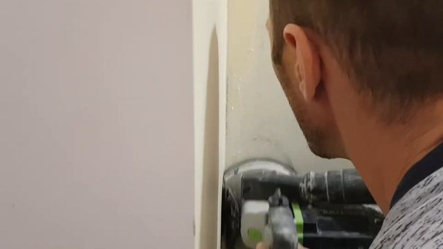 Удаляем старую краску. Чистим углы. смотреть онлайн