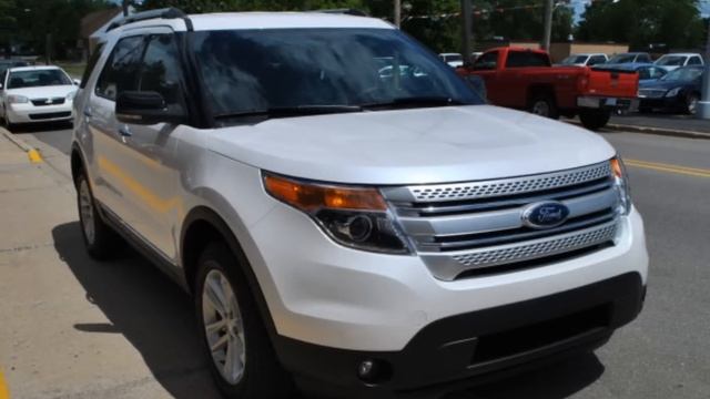 2013 Ford Explorer XLT -- White Platinum Metallic Tri-Coat смотреть онлайн