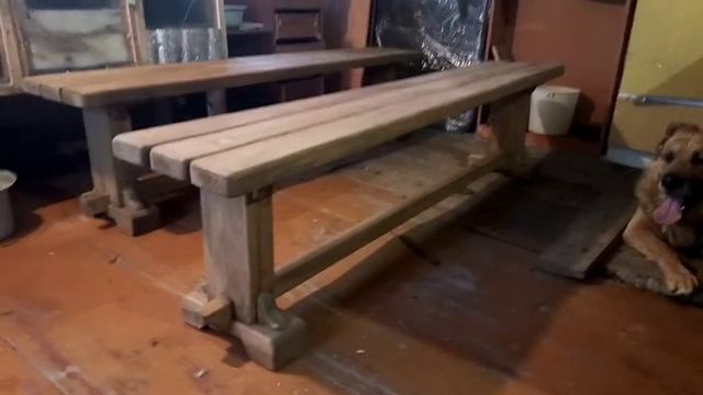 Лавки из гарнитура (стол плюс две лавки). Сделанные из массива сосны в единственном экземпляре. смотреть онлайн