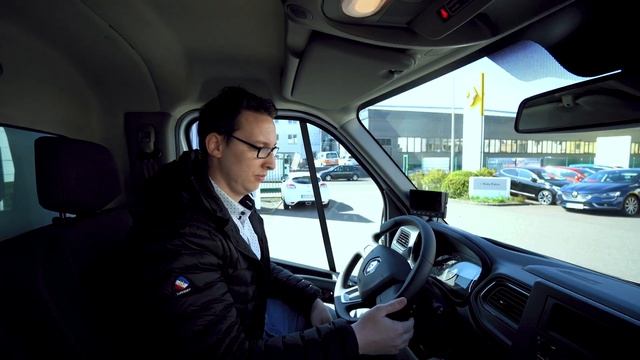 Renault Master 2021 mit Koffer und Hebebühne. 915 Kg Zuladung смотреть онлайн