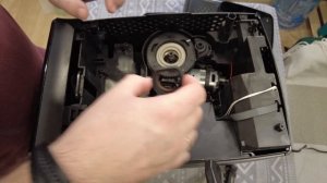 Как почистить кофемолку на кофемашине Philips 1200. Частичная разборка.