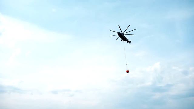 Ми-26 над головой. смотреть онлайн