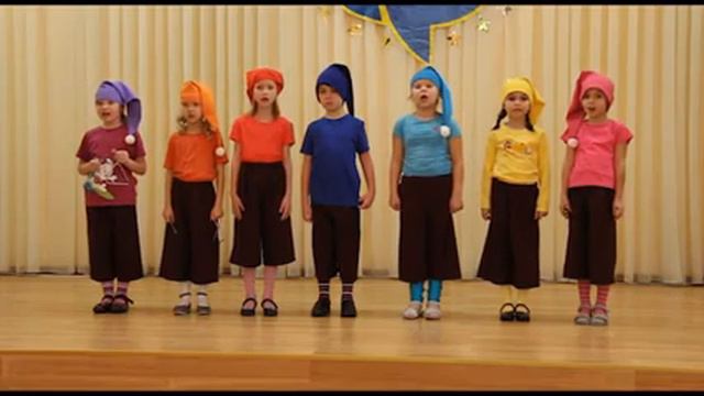 15 Вокаьная группа 1го класса песня СНЕЖНАЯ ПЕСНЯ 1 смотреть онлайн