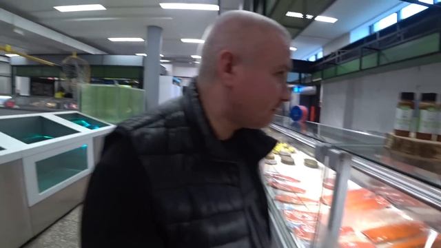 Уличная еда и РАЗВОД на деньги?? Рынок Санкт Петербурга ?? Обзор Василеостровского рынка ? смотреть онлайн