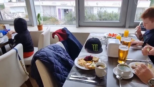 Толпы людей ШОК от завтрака Бридж Резорт 4* АДЛЕР ВОСТОРГ от ОБЕДА Море людей на январские каникулы смотреть онлайн