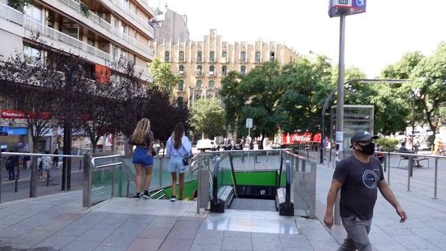Cómo conocer gente, hacer amistades, contactos, networking en Barcelona [España] смотреть онлайн