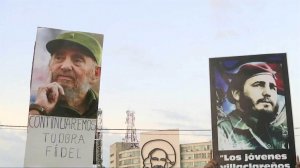 Тысячи людей пришли в центр Гаваны, чтобы попрощаться с Фиделем Кастро