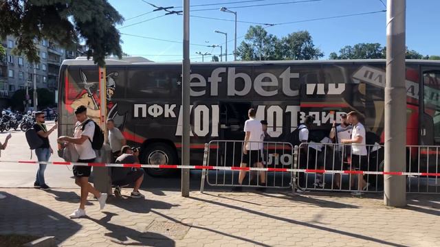 PlovdivDerbyTV: Локо Пд пристигна за финала! смотреть онлайн