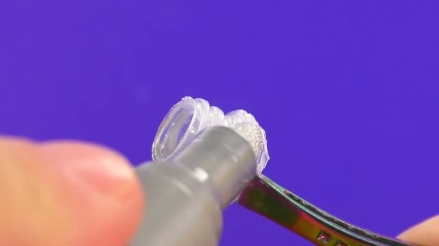 18 Лайфхаков; Мини-самсунг, сумки, тени, лак для ногтей, наушники, и ещё мультик барби смотреть онлайн