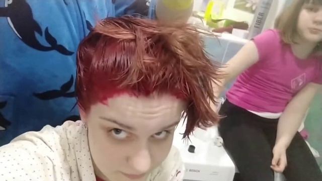 ПЕРВЫЙ раз крашу ВОЛОСЫ смотреть онлайн