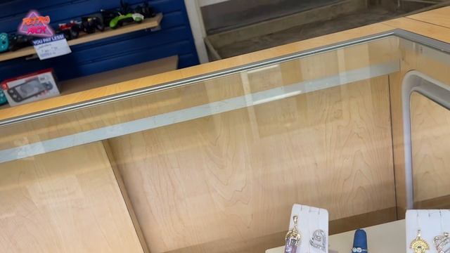 CRUSHING IT @ Pawn Shops on Vacation! смотреть онлайн