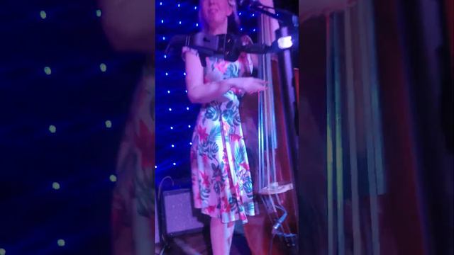 razor holler sings big bopper's chantily lace смотреть онлайн