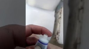 Глубокие трещины на пальцах рук и стопах ног сростаются после двух-трех намазок.