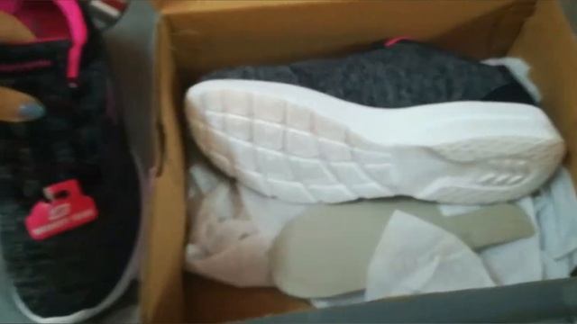 Skechers смотреть онлайн