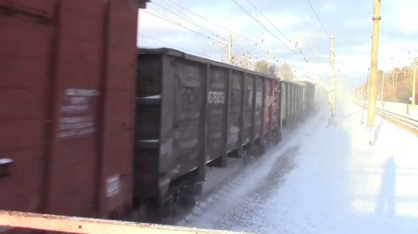 ВЛ10-889 с грузовым составом, платформа Тарасовская