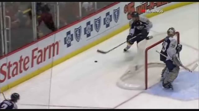 Pavel Datsyuk Amazing Steal & Goal On Dan Ellis! 03/05/10 смотреть онлайн